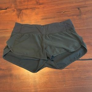 Lululemon Speed Short (not Speed Up) 2.5 in size 6